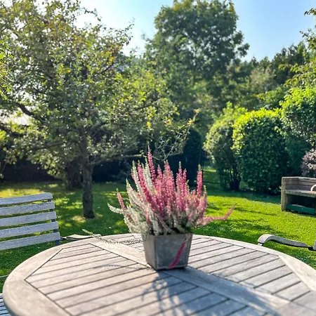 Gaestehaus Karstadt 02 - Gartenblick Appartement *