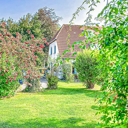 Gaestehaus Karstadt 02 - Gartenblick *