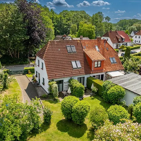 Gaestehaus Karstadt 02 - Gartenblick *
